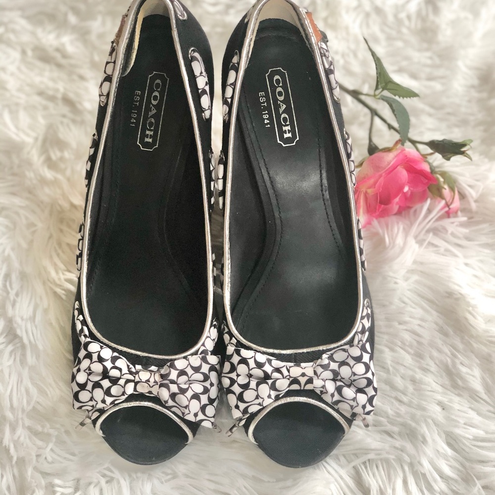 Gently used COACH Thalia DNM/ 4/cm SIG black shoes - Picture 3 of 8